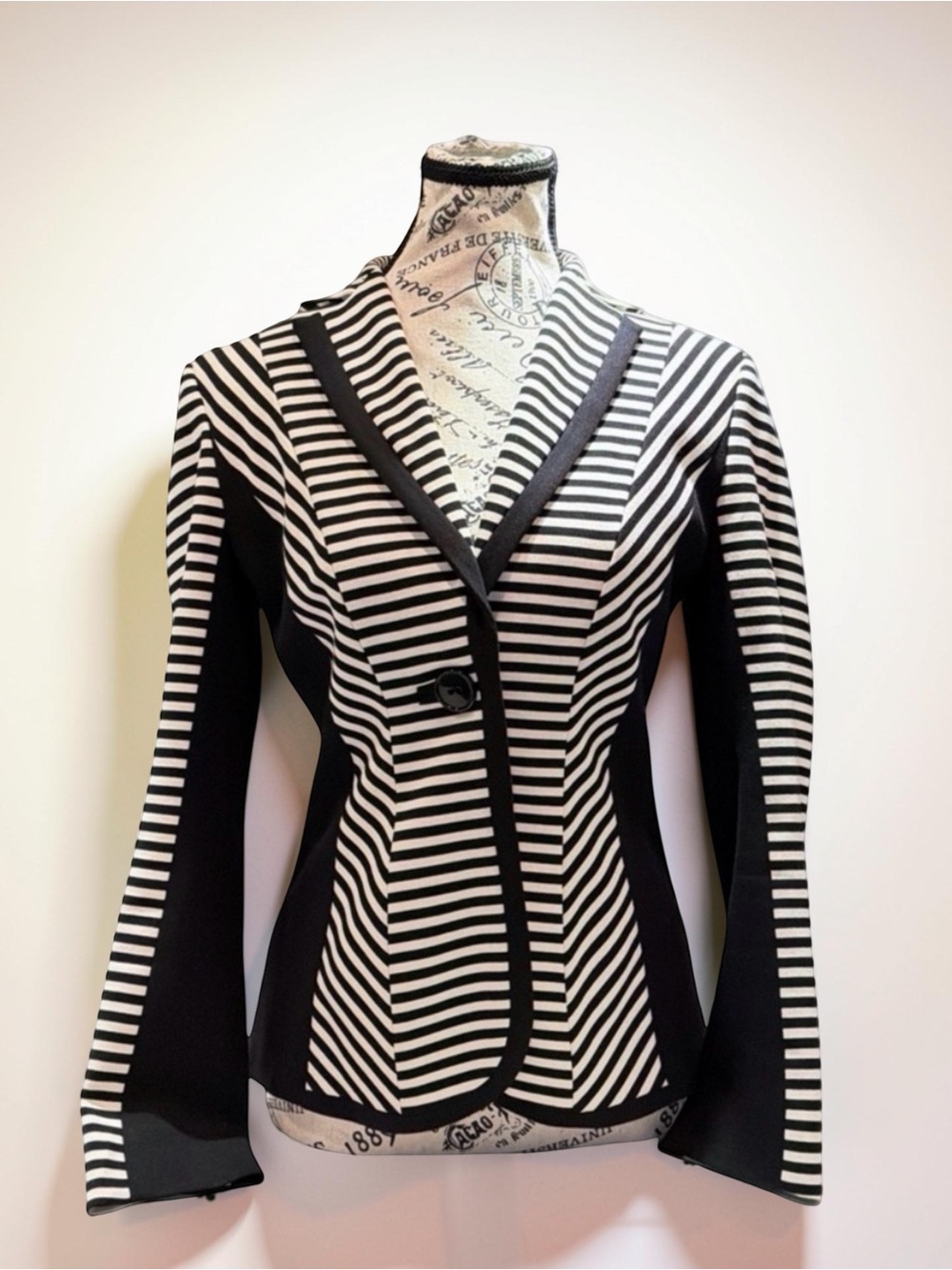 Iris Black White Striped Sculpted Blazer Size 4 Architectural Tailored Like-New